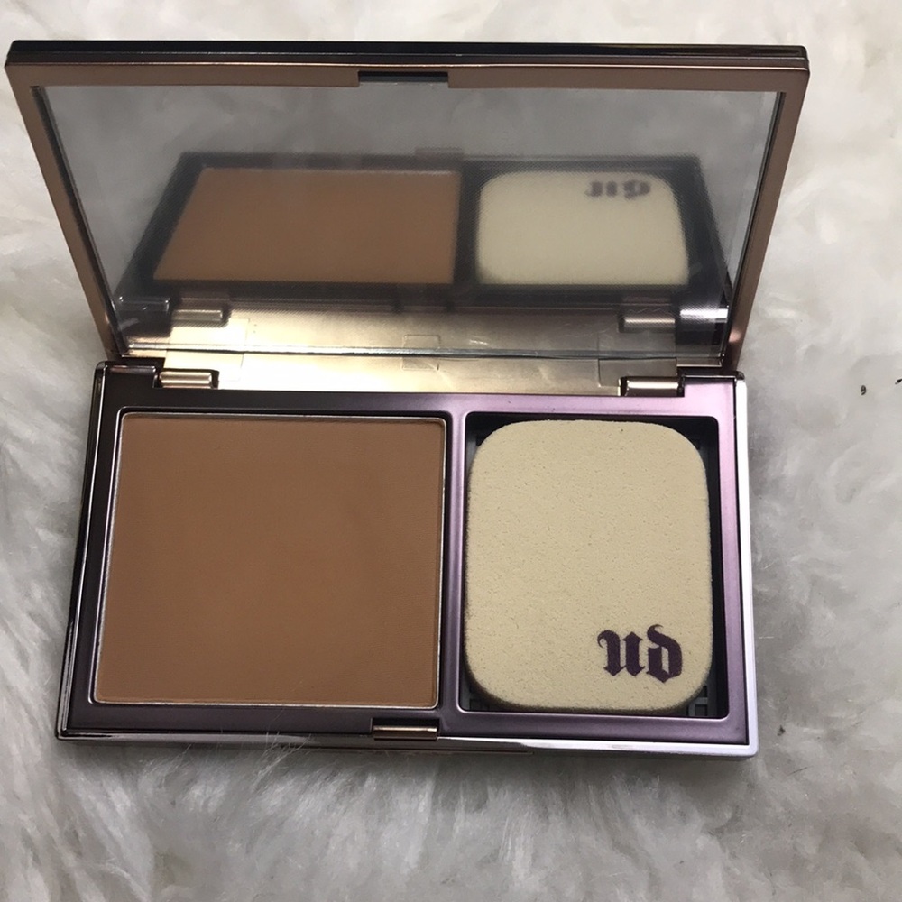 Urban Decay NAKED Skin Ulltra Definition Powder Foundation .31oz Medium Dark